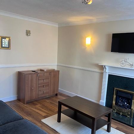 Newport Pagnel Guest House นิวพอร์ตแพกเนลล์ ภายนอก รูปภาพ