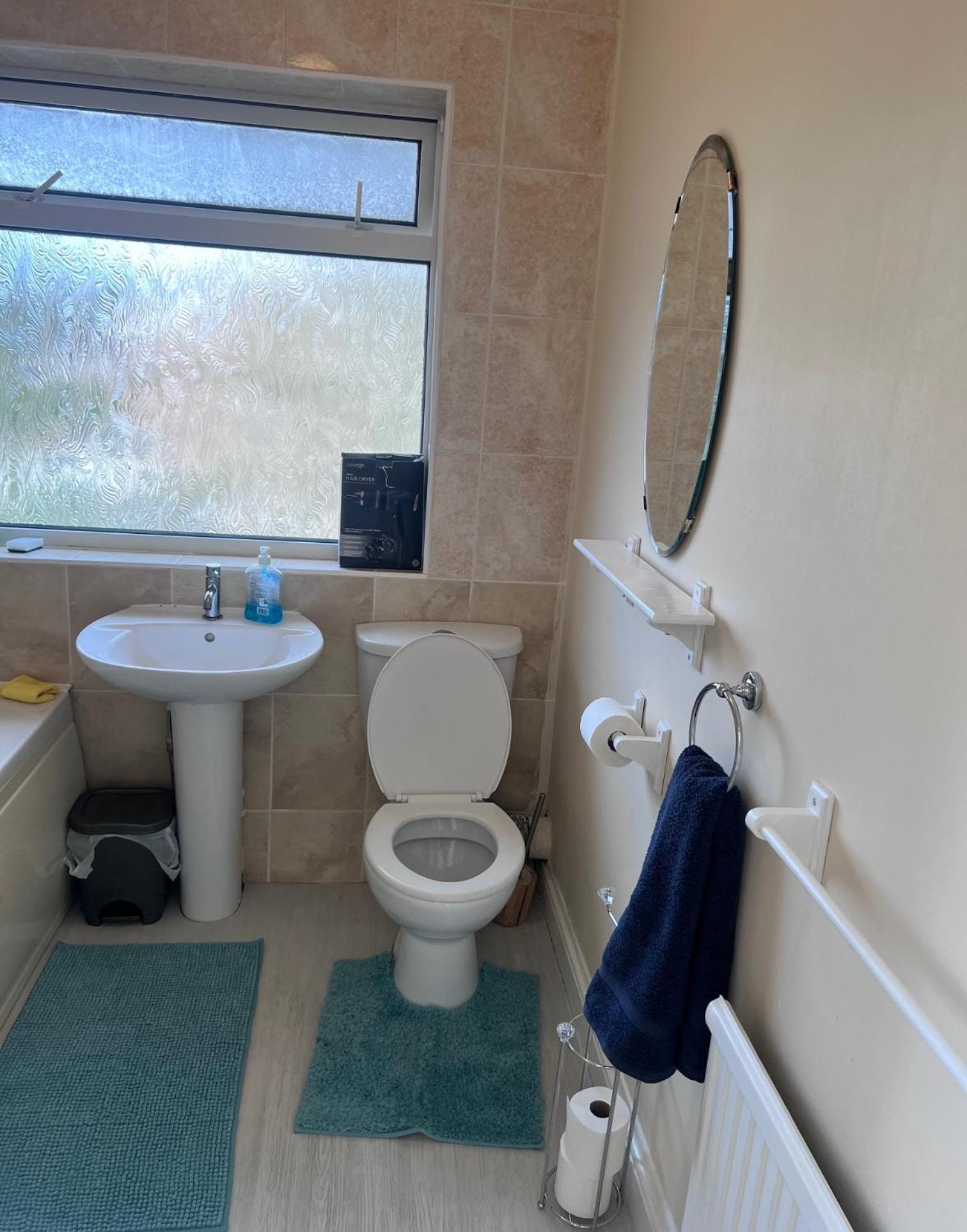 Newport Pagnel Guest House นิวพอร์ตแพกเนลล์ ภายนอก รูปภาพ