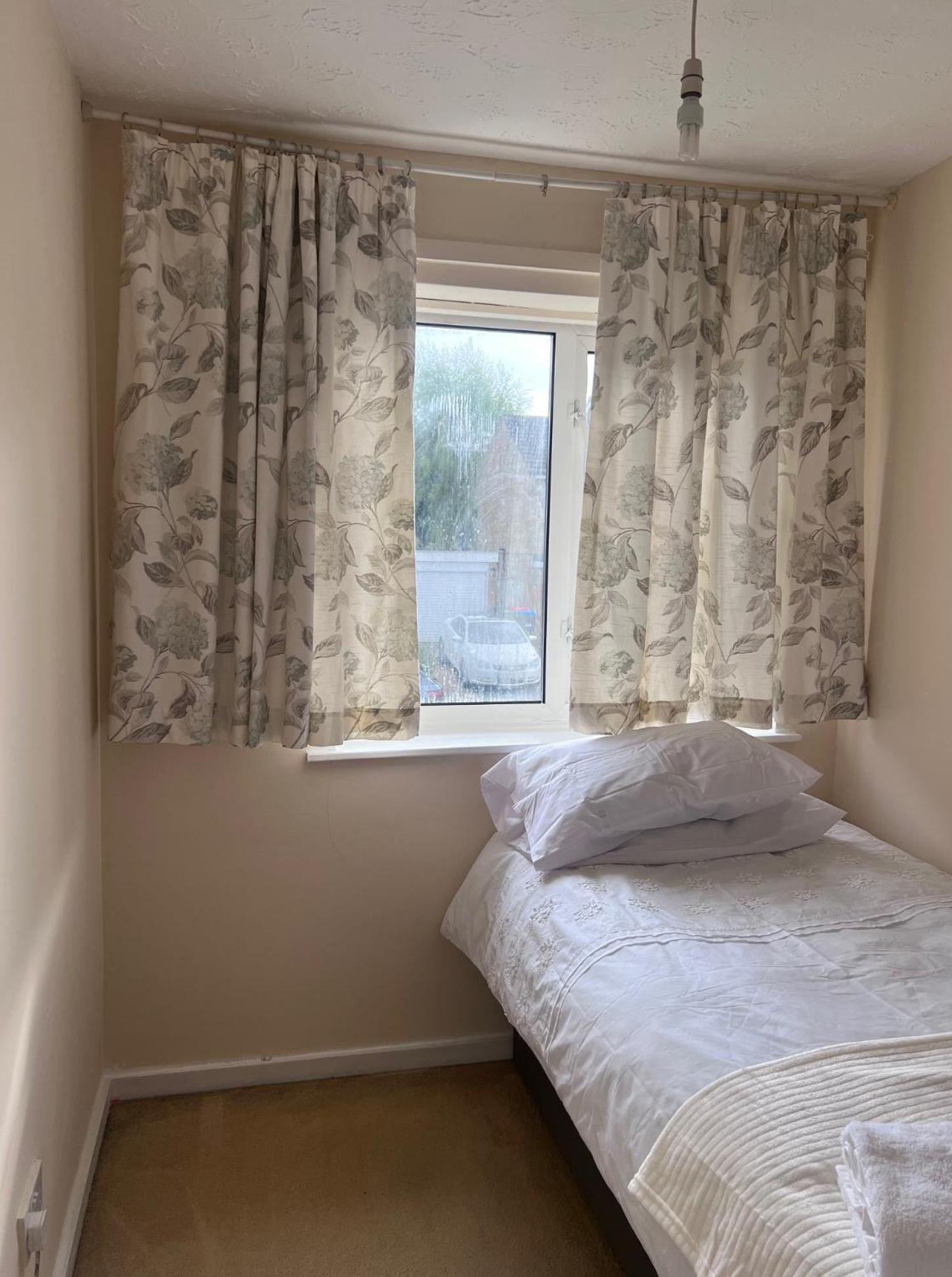 Newport Pagnel Guest House นิวพอร์ตแพกเนลล์ ภายนอก รูปภาพ