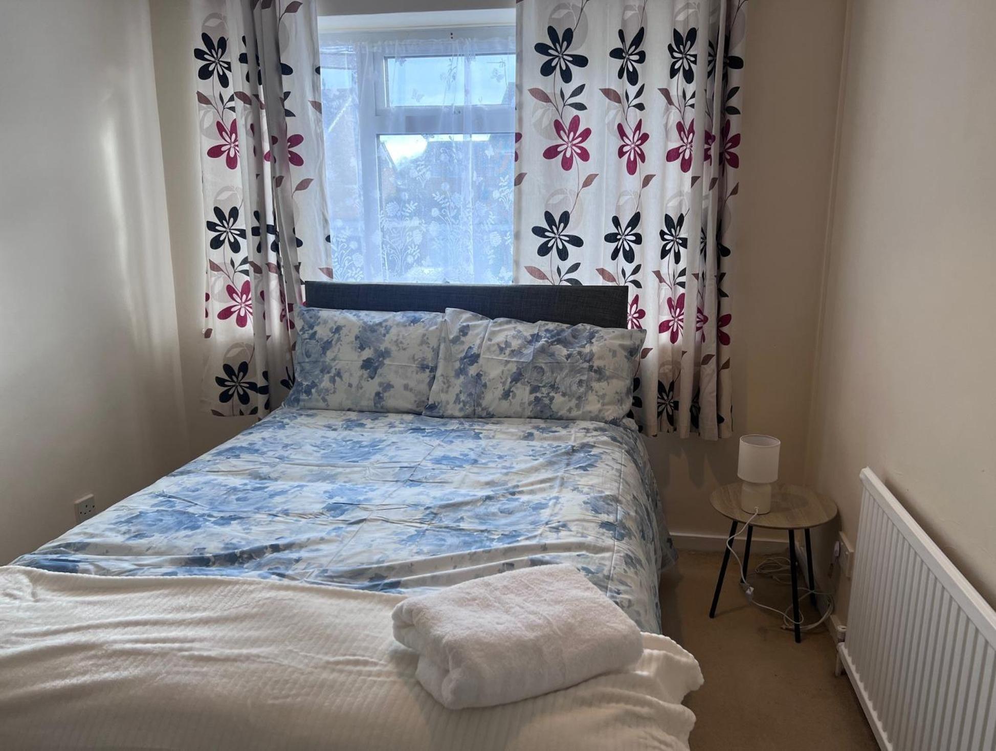 Newport Pagnel Guest House นิวพอร์ตแพกเนลล์ ภายนอก รูปภาพ