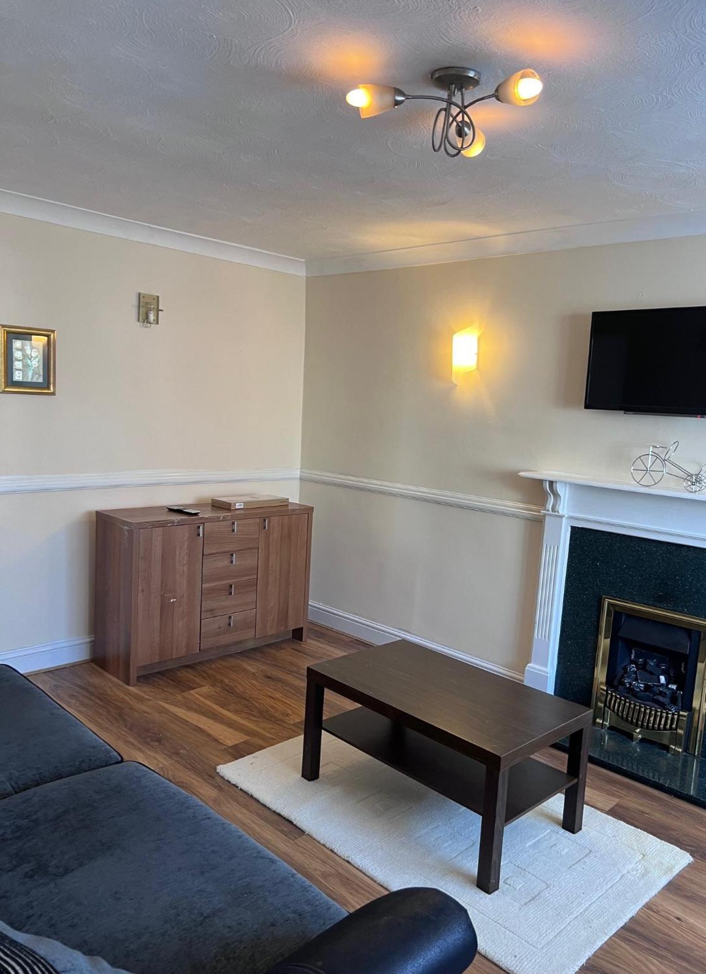 Newport Pagnel Guest House นิวพอร์ตแพกเนลล์ ภายนอก รูปภาพ